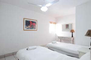 Skiathos 8 - FAMILY ONLY - Max 6 adults and 2 children