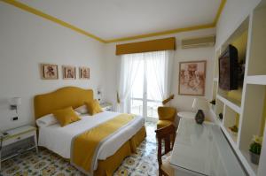 Albergo Gatto Bianco Capri Italy J2ski - 