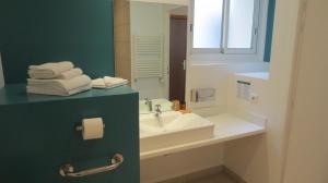Hotels Hotel Le Relais Saint-Jacques : photos des chambres