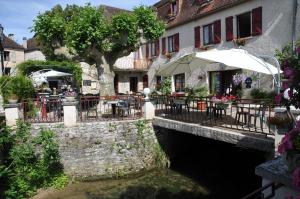 Hotels Logis Auberge de l'Ile : photos des chambres