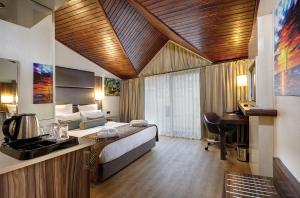 Standard Room Land View room in Ramada Resort Akbuk