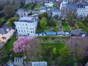 Gabriel House Guesthouse hotel, 
Cork, Irish Republic.
The photo picture quality can be
variable. We apologize if the
quality is of an unacceptable
level.