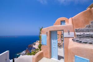 Kastro Oia Houses Santorini Greece