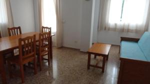 Apartamentos Cala Llonga