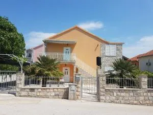 Apartments Alma - 图彻皮