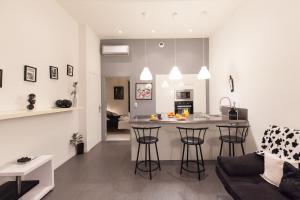 Appartements Charlie Chaplin 2 pieces 3 etoiles calme plein centre de Cannes, 5mn des plages et Palais : photos des chambres