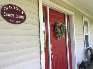 Old Town Country Landing