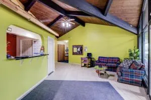 Bloomer Inn & Suites - Osseo