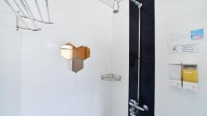 1 người trong phòng Tập Thể 6 giường (Nam & Nữ) (6-Bed Dormitory -- Mixed)