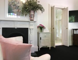Howlong Old Post Office Luxury Suite