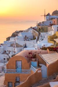 Kastro Oia Houses Santorini Greece