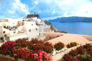 Kastro Oia Houses Santorini Greece
