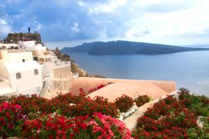 Kastro Oia Houses Santorini Greece