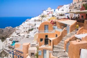 Kastro Oia Houses Santorini Greece