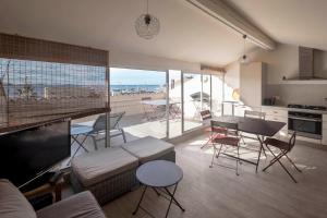 Coup de coeur: duplex centre ville vue mer & port