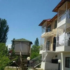 بيلي باروس - بوستيري