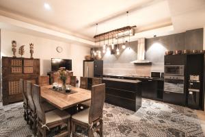 Biệt Thự (Villa)