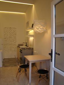 Charming Old City Apartment