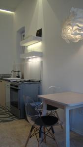 Charming Old City Apartment