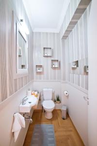 Acropolis View Deluxe Penthouse & Luxury Apartments