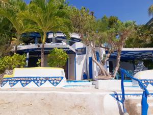 Casa de la Playa Beach Resort