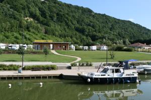 Campings ULVF Le Domaine d'Aucroix : photos des chambres