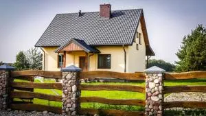 Dom w Głuszynie z linią brzegową - Daniłowce