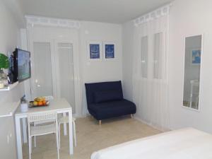 Castle & Sea View Apt