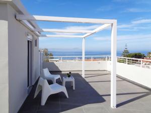 Castle & Sea View Apt