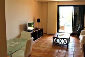 Sierra Cortina jardín, sol y playa