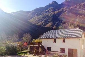 Maisons de vacances Ferme Noemie (Bourg d'Oisans) : photos des chambres