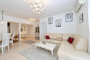 Luxury Apartman Rita, Center