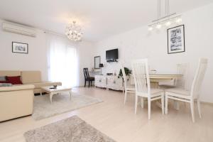 Luxury Apartman Rita, Center