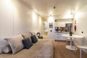 BmyGuest - Oura Beach Studio I