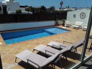 Las Arecas Villa - Яйса