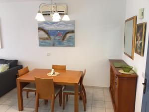 Limnaria Gardens - Modern 1 bed, Walk to Beach & Shops