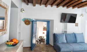 Gavrion's Nest - Premium Cycladic Studio Andros Greece