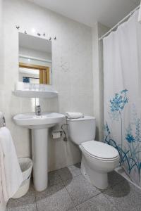 Economy Twin Room room in Hostal L'Alba