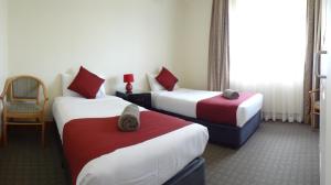 Three Explorers Motel