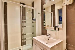 Hotels Hotel La Tuiliere : photos des chambres
