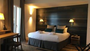 Hotels Hotel de la Plage - Saint Jean de Luz : photos des chambres