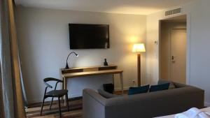 Hotels Hotel de la Plage - Saint Jean de Luz : photos des chambres