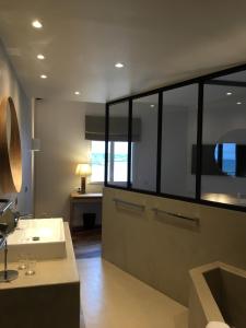 Hotels Hotel de la Plage - Saint Jean de Luz : Chambre Prestige Premium avec Balcon - Vue sur Mer