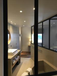 Hotels Hotel de la Plage - Saint Jean de Luz : photos des chambres