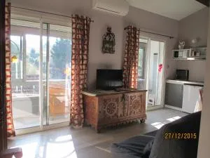 Maison TOMAS - 屈伊朗