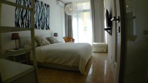 R1102 Ta Melina Marsalforn