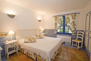 Hotels L'Enclos des Lauriers Roses : Appartement