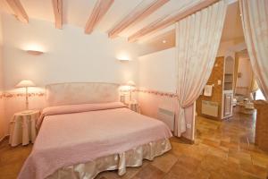 Hotels L'Enclos des Lauriers Roses : photos des chambres