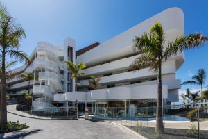 Calle Virgen de Guadalupe 21, Playa La Enramada 38679, Adeje, Tenerife, Spain.