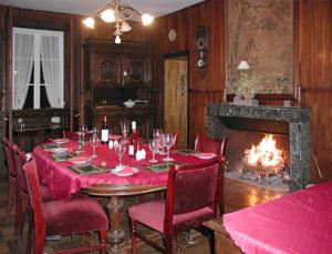 B&B / Chambres d'hotes Chateau Ardilleux : photos des chambres